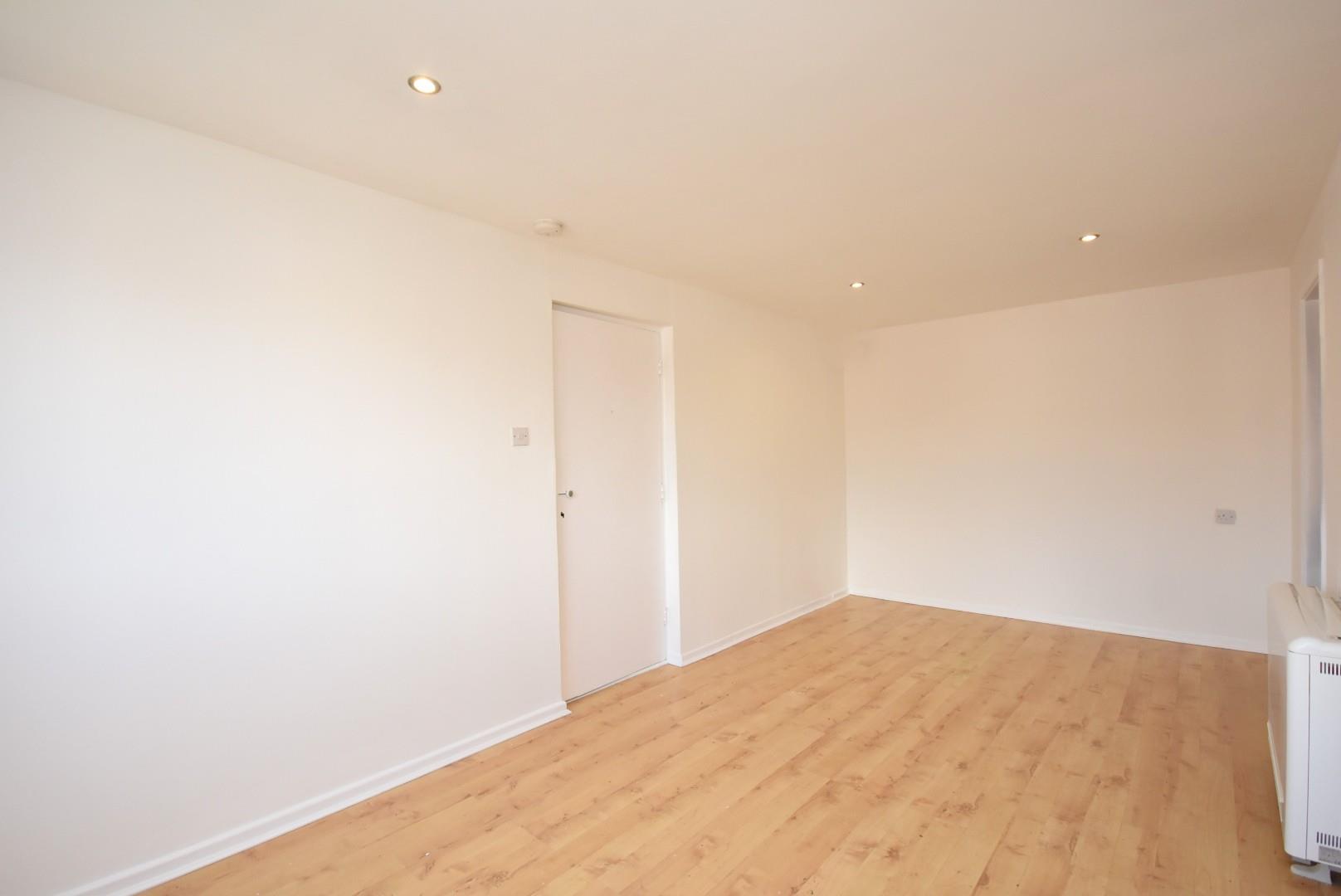 38 Meadowcroft, Rhoose, CF62 3FR